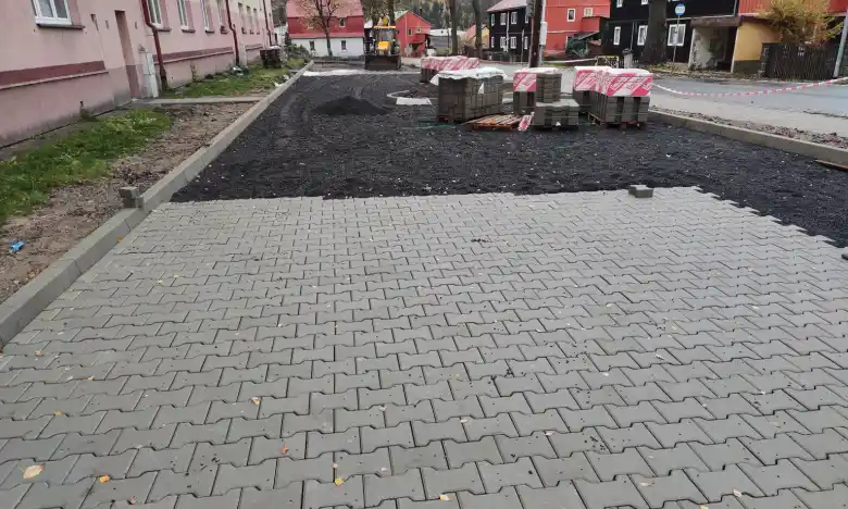 Potůčky výstavba parkoviště