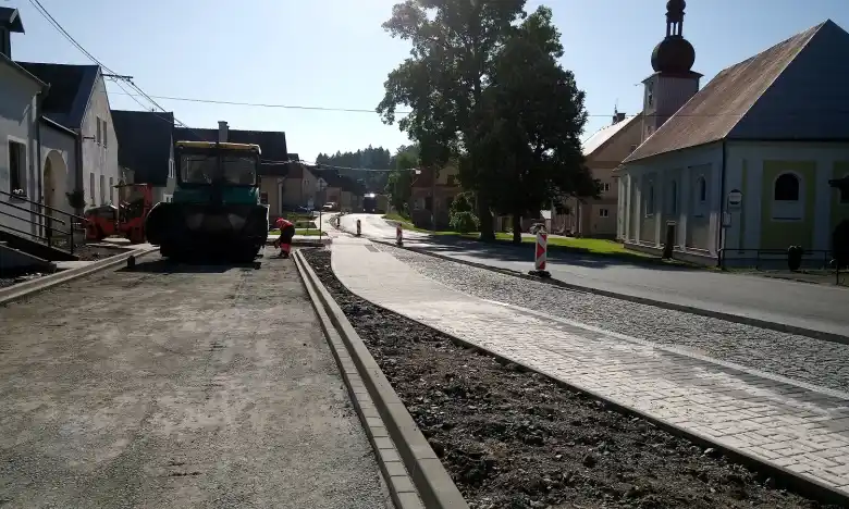 Zadní Chodov - úprava místních komunikací a chodníků