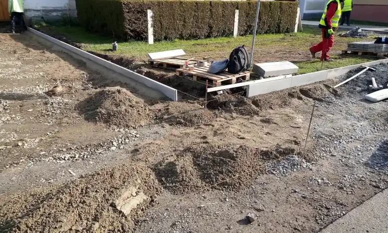Zadní Chodov - úprava místních komunikací a chodníků
