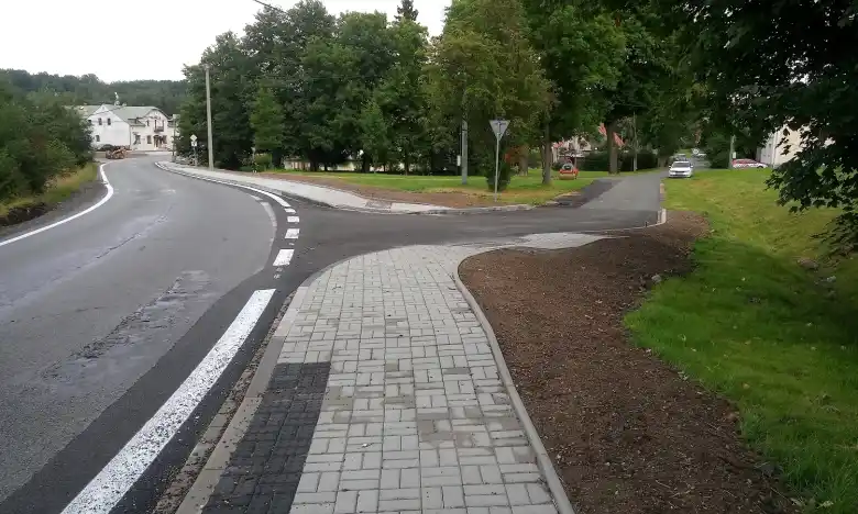 Zadní Chodov - úprava místních komunikací a chodníků