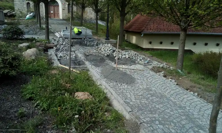 Potůčky - rekonstrukce chodníku