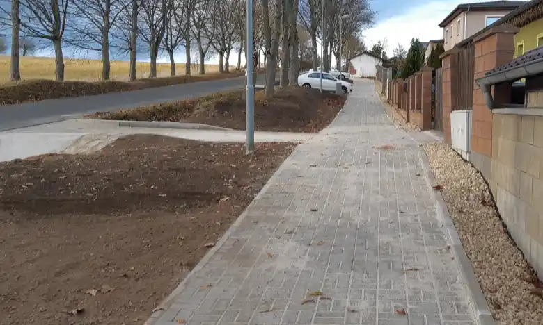 Horní Slavkov ul. Větrná - výstavba chodníku