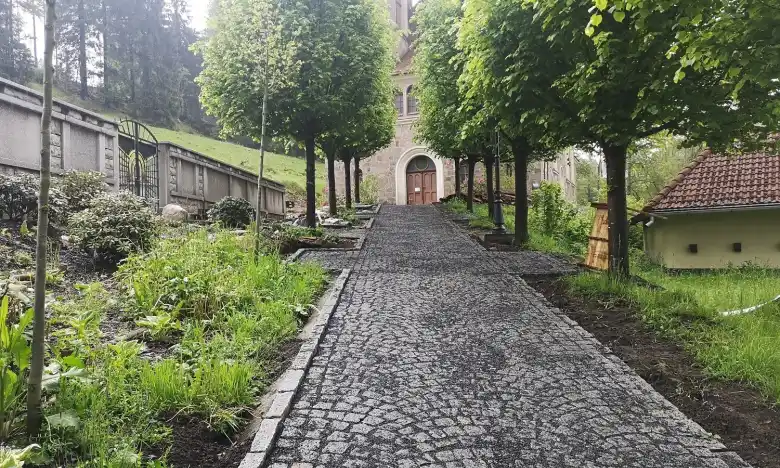 Potůčky - rekonstrukce chodníku