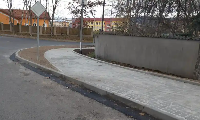 Horní Slavkov ul. Větrná - výstavba chodníku