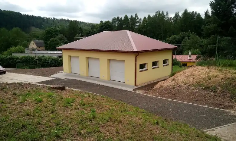 Žlutice - výstavba trojgaráže