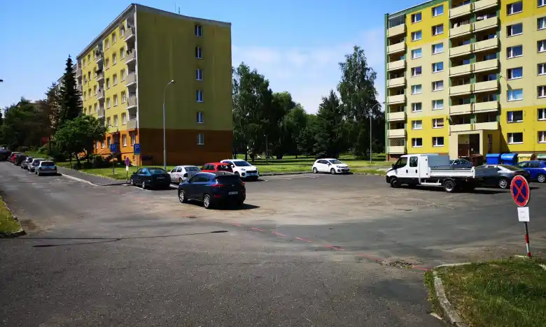 parkoviště před rekonstrukcí