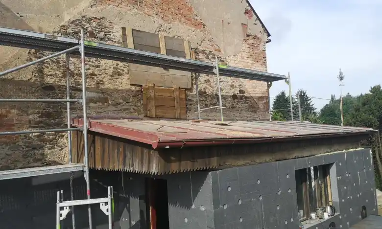 průběh rekonstrukce