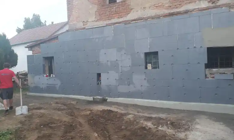 průběh rekonstrukce
