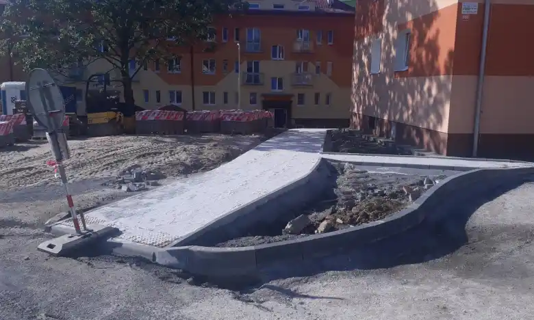 průběh rekonstrukce